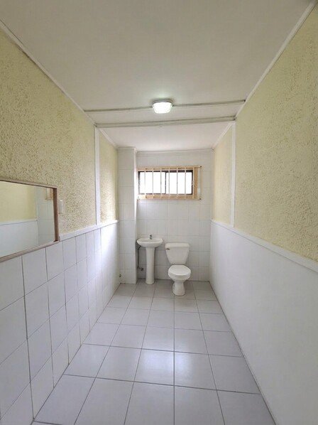 Beauchef_venta_foto_Bañomujeres